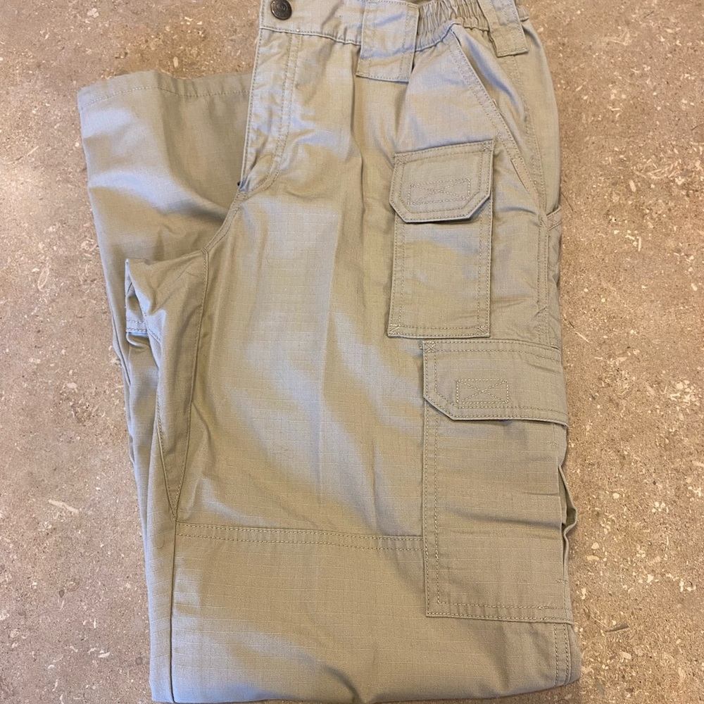 5.11 Women’s khaki cargo pants - Picture 2 of 5